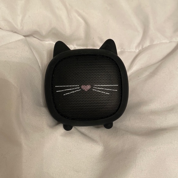 kate spade Accessories - Kate Spade Bluetooth cat speaker